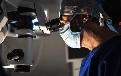 An image from an ophthalmologist during surgery